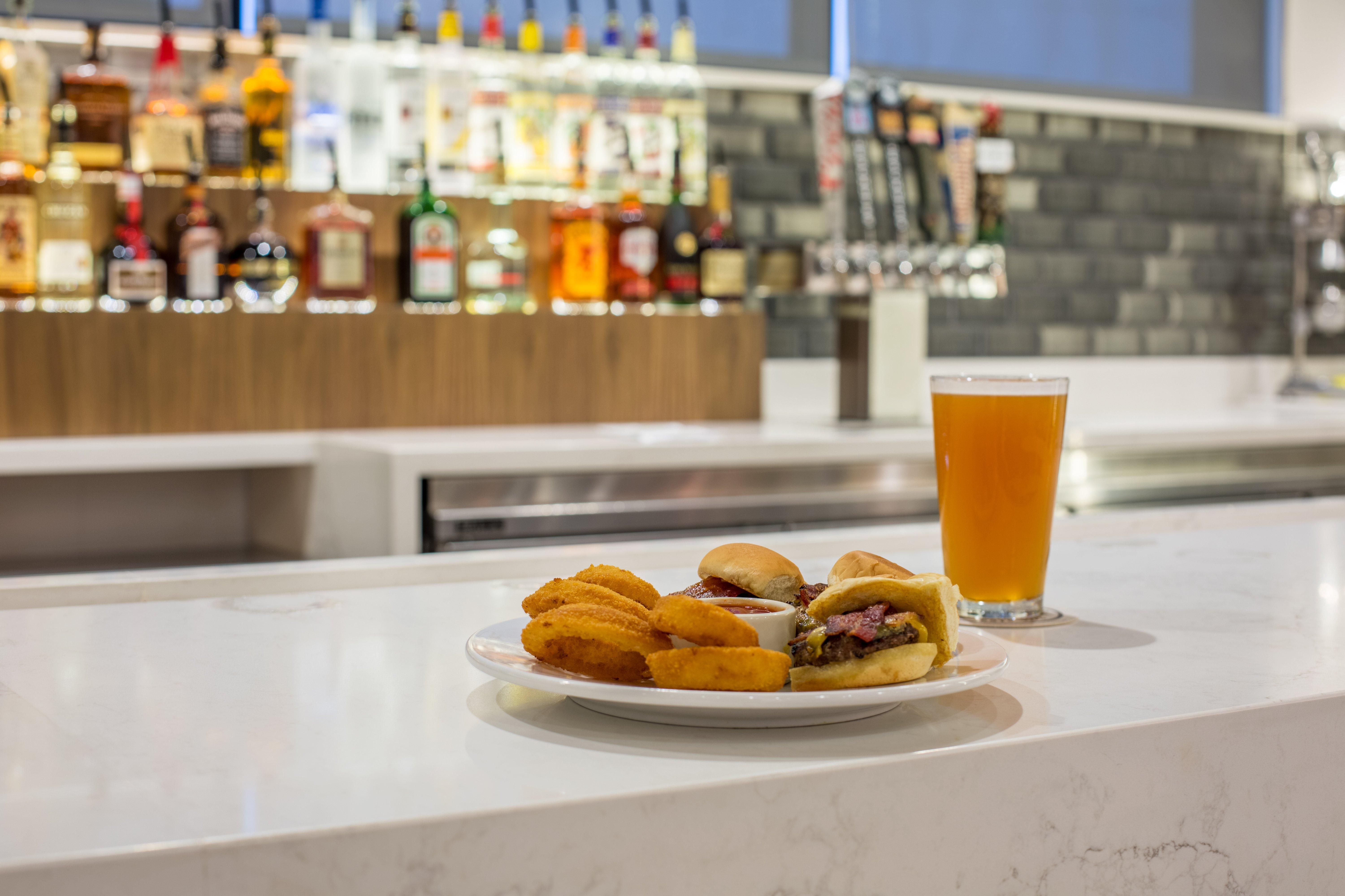 Holiday Inn Portland West - Hillsboro By Ihg Buitenkant foto